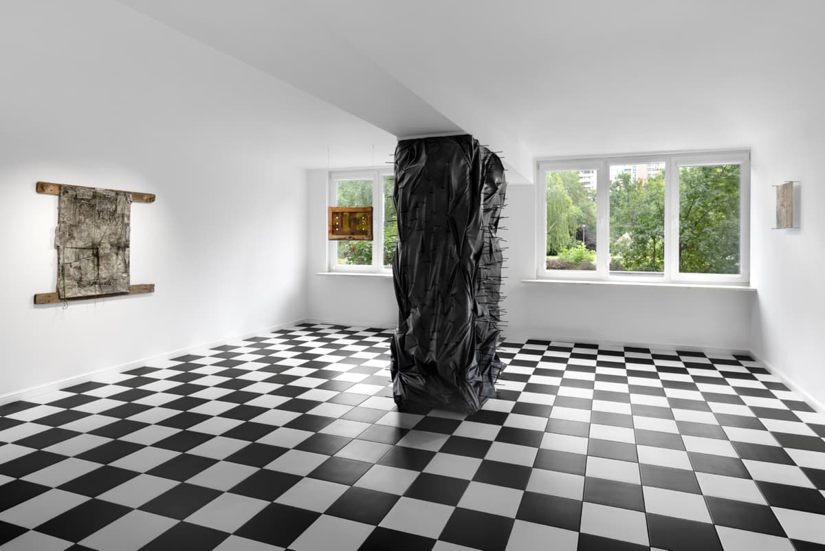 HAUS DER LÜGE installation view 14