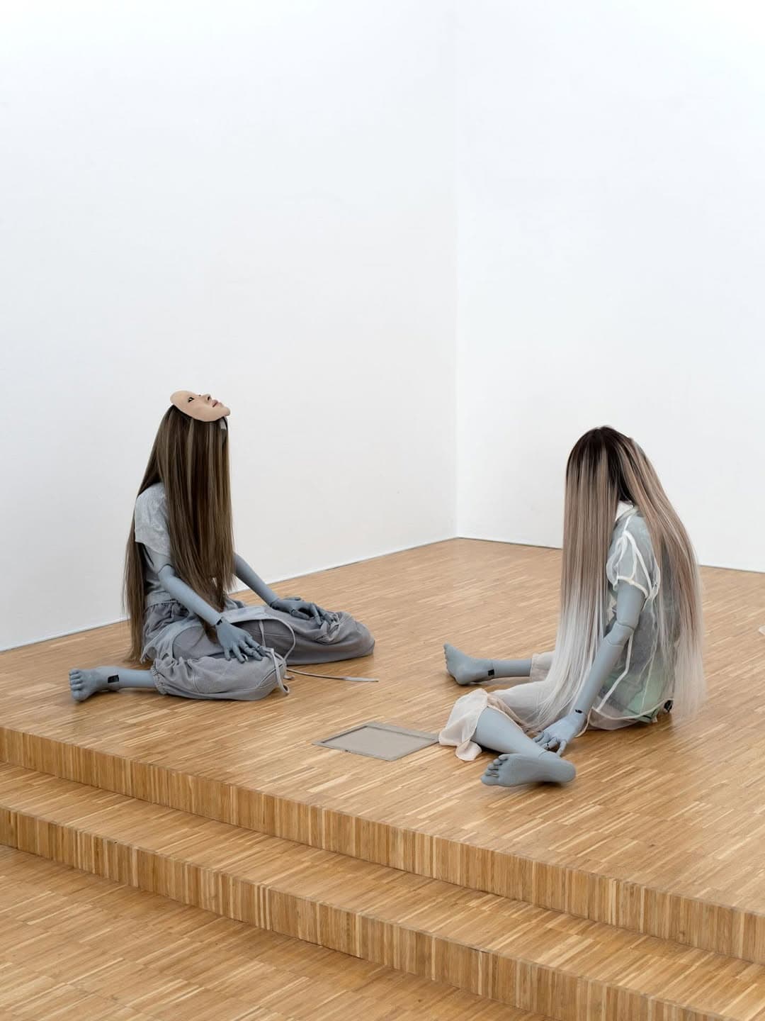 MOTIONS TO UNFURL (GROUP EXHIBITION) exhibition view