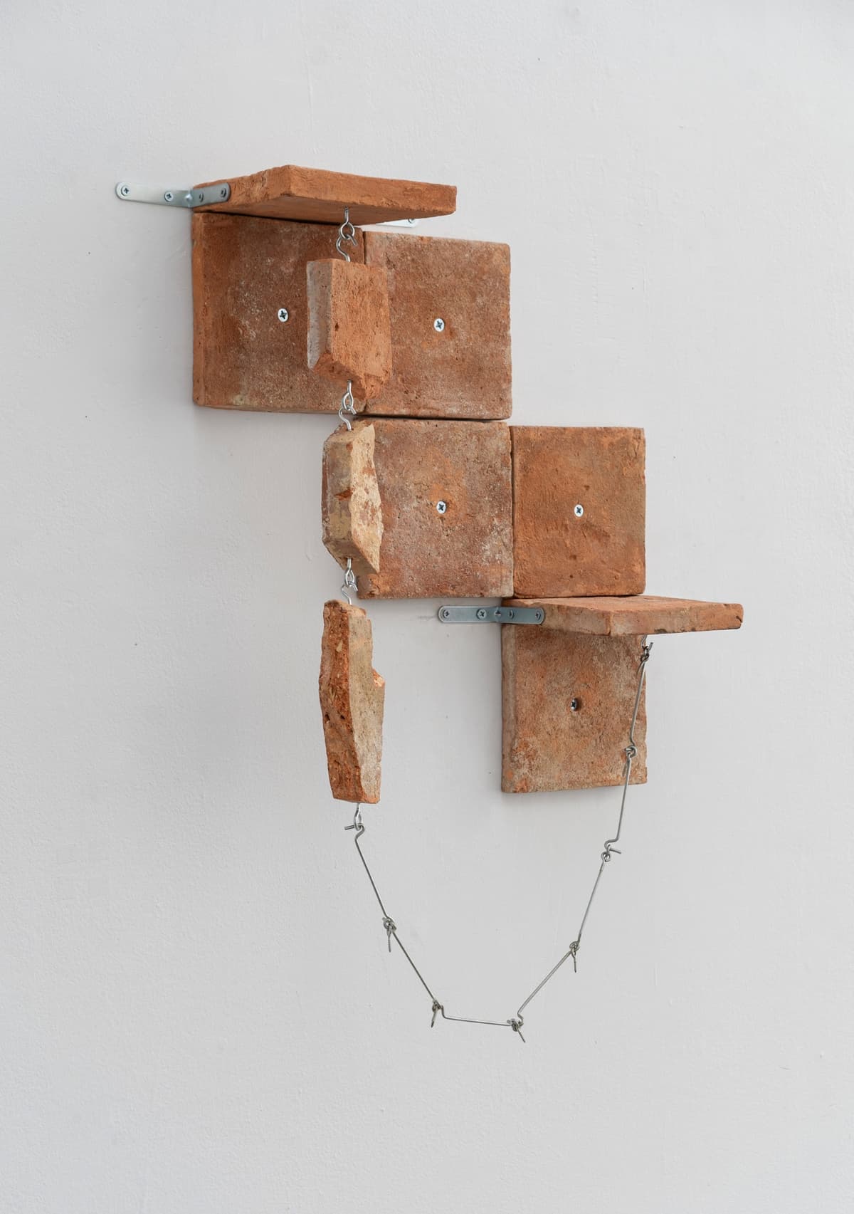 Main de fer, gant de velours installation view 13
