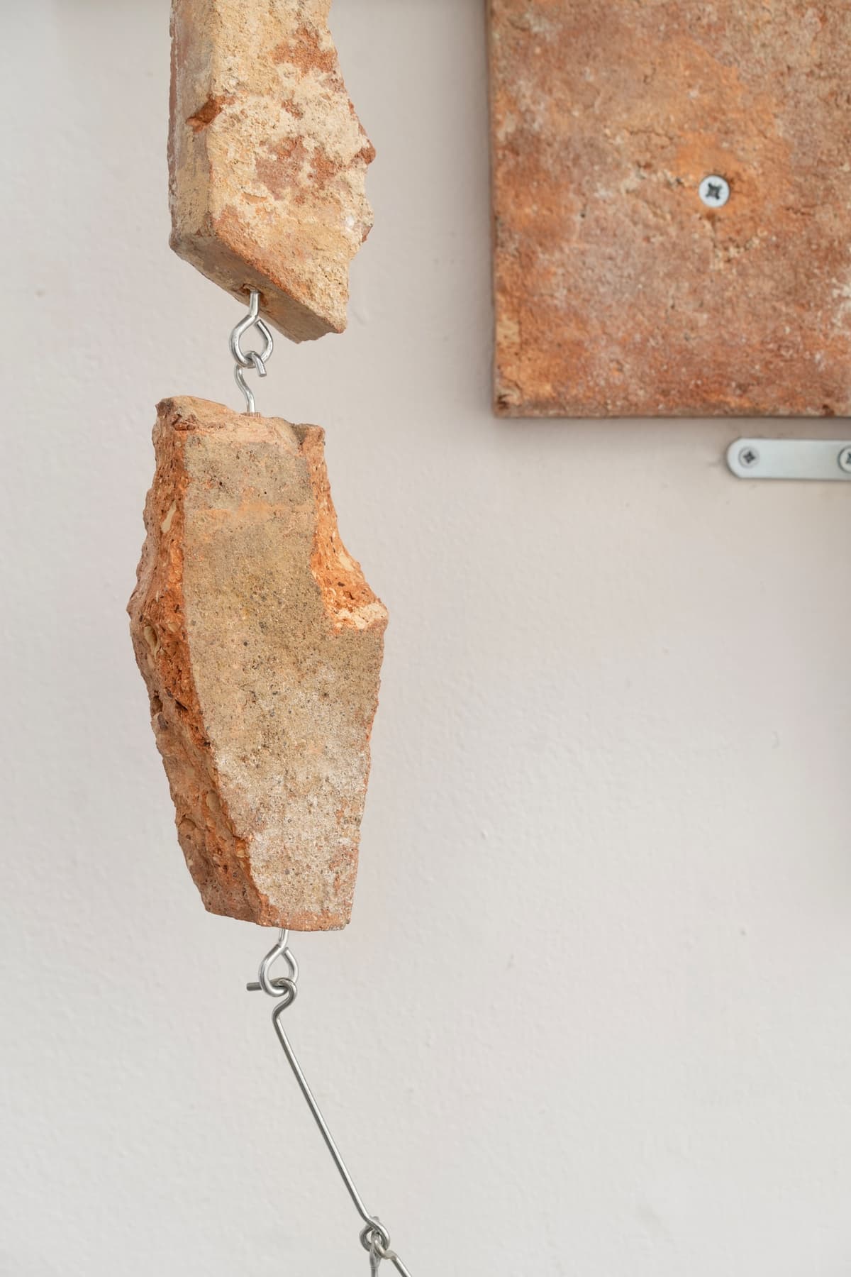 Main de fer, gant de velours installation view 14