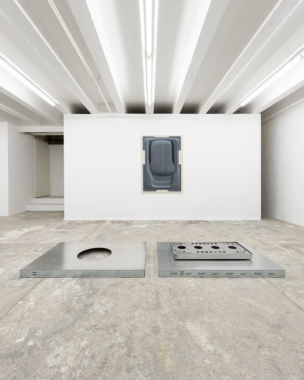 DISTANT, ENDLESS HUM installation view 2