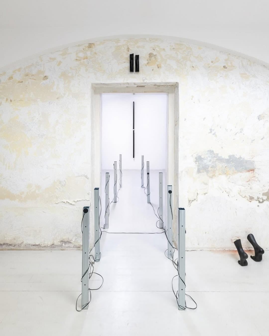 DOUBLED PRESENCE IN A DISEMBODIED SPACE exhibition view